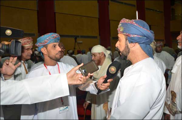 مجموعة من صور حفل تدشين الحملة الوطنية "ابدأ بنفسك" الخميس 1/12015م .. بقاعة اوبار بالمديرية العامة للتراث والثقافة بمحافظة ظفار